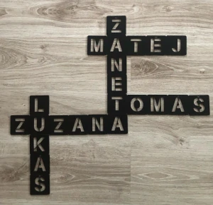 Dřevěná písmena Scrabble